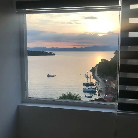 Apartman Ruza In The Attic Of The House